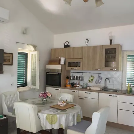 Apartment Bura