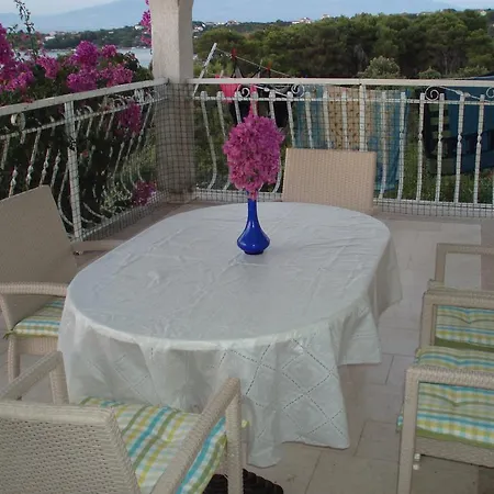 Apartment Bura