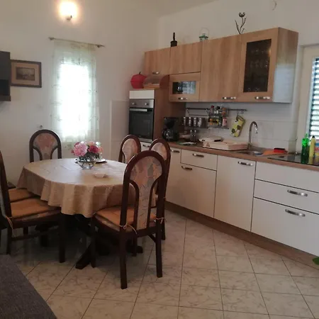 Apartment Bura Necujam