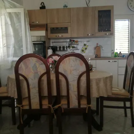Bura Apartment *