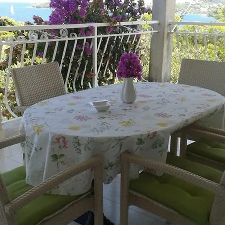 Apartment Bura *