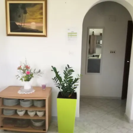 Apartment Bura Necujam